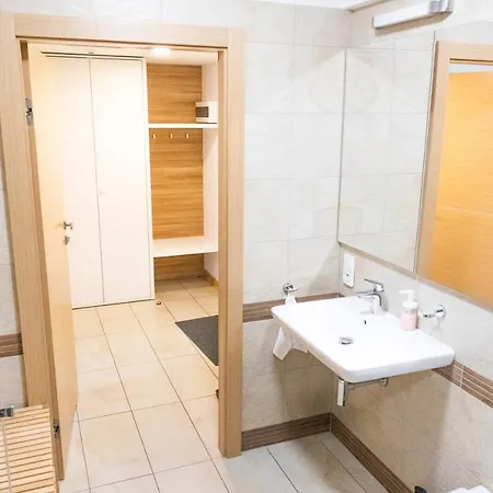 Novaaparts - Just In Center Rynek Krawiecka ורוצלב