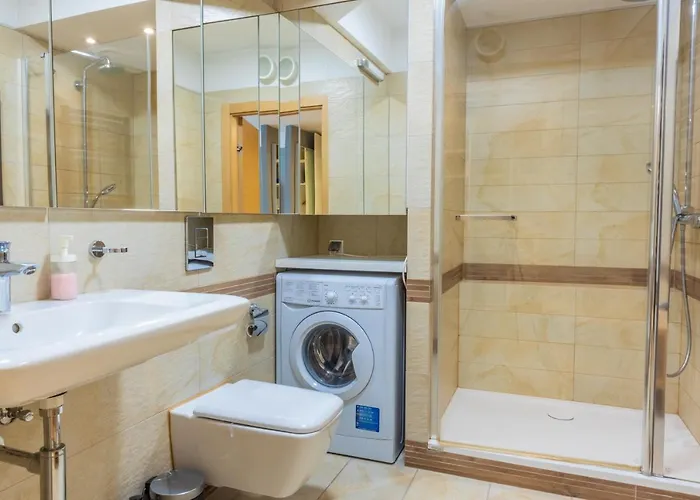 Novaaparts - Just In Center Rynek Krawiecka * Wrocław